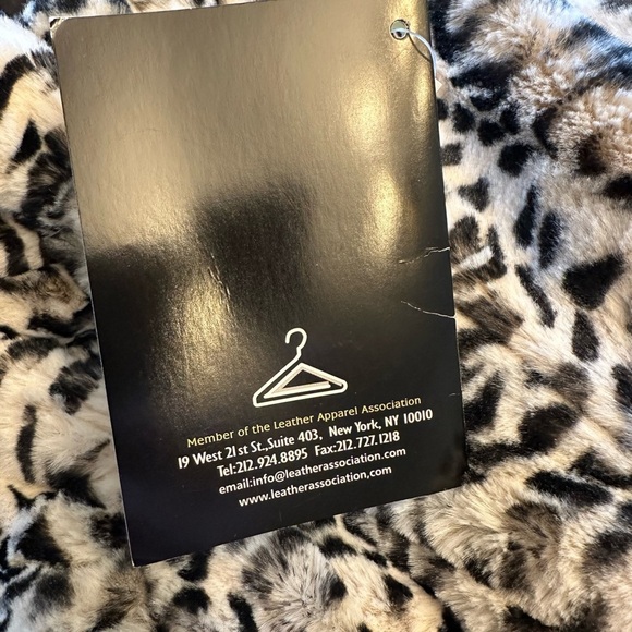 Damselle New York Faux Fur Cheetah Print Jacket - Picture 15 of 16